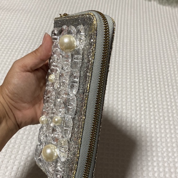 Deux Lux Silver Wallet Faux Pearl Sequence. Gently Used. Functional and Stylish - Picture 10 of 17